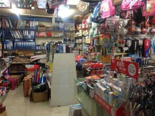 產品名稱：大量收購文體用品，高價回收，快速變現！
產品型號：收購庫存文體用品,筆,本子,橡皮擦,尺子,體育用品,籃球,足球,繩子
產品規格：回收庫存文體用品,戶外用品,登山用品,滑雪用品,帳篷,登山鞋
